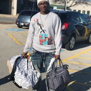 Meet your Posher, Alijah